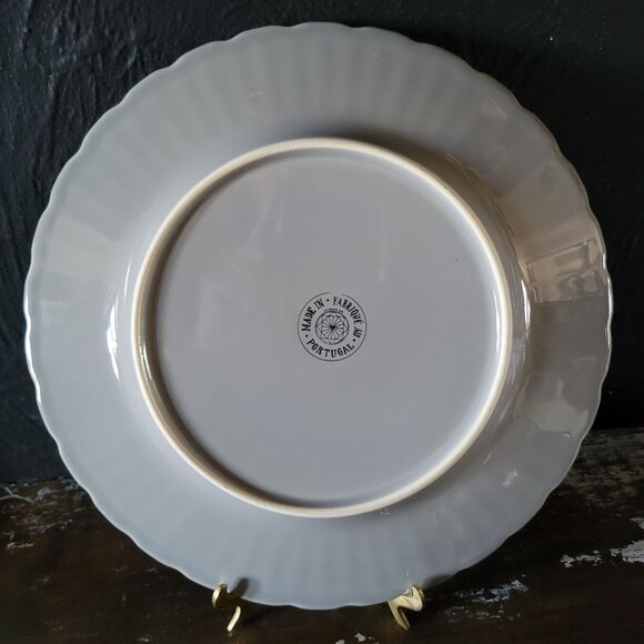 Gray Anthropologie Stratford Plate Scalloped Plate Made In Portugal - Picture 4 of 6
